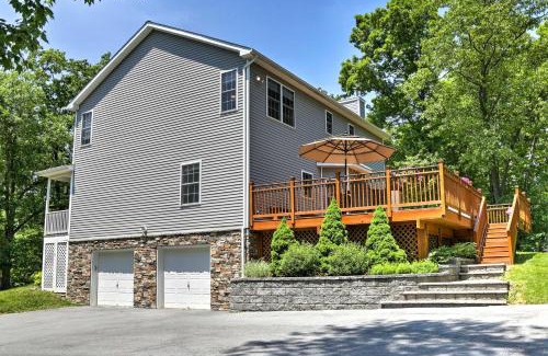 Monroe Casa | Colonial-Style Warwick Retreat - 1 Hour to NYC!