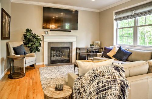Monroe Casa | Colonial-Style Warwick Retreat - 1 Hour to NYC!