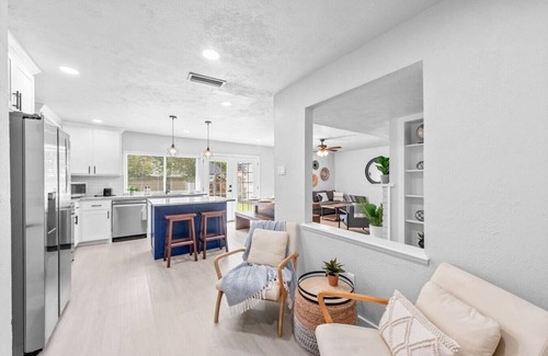 The Colony Casa | Colony Retreat | 4 BR | Centrally Located