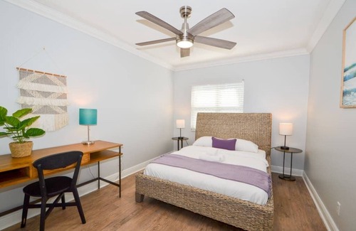 Virginia Park Apartamento | Colorful 2BR by Virginia Park w/Work Desk + Garden