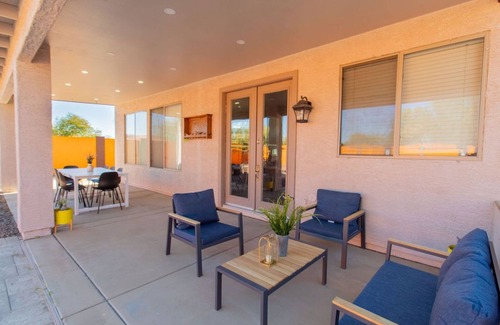 Casa Grande Casa | Colorful 3BR Home /Private, Patio +Pool+Hot Tub