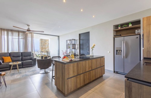 St. Marie Apartamento | Colorful Apartment w/ Seaview and Pool - 3 Min from the Beach - Coral Estate