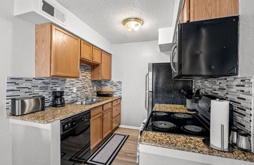 Garland Apartamento | *Colorful Cozy Escape w/ Grill