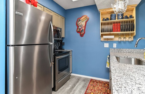 Branson West Apartamento | Colorful, Fun-Filled Condo - 5 Minutes to SDC