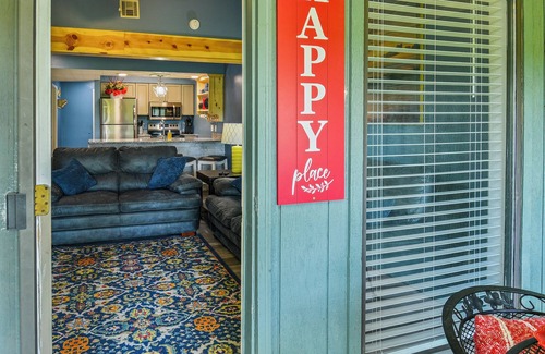 Branson West Apartamento | Colorful, Fun-Filled Condo - 5 Minutes to SDC