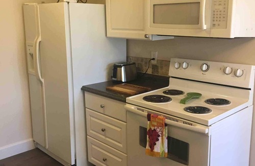 Arvada Plaza Area Condominio | Colorido pintoresco 2BR Colorado Condo Desayuno continental gratis!❤