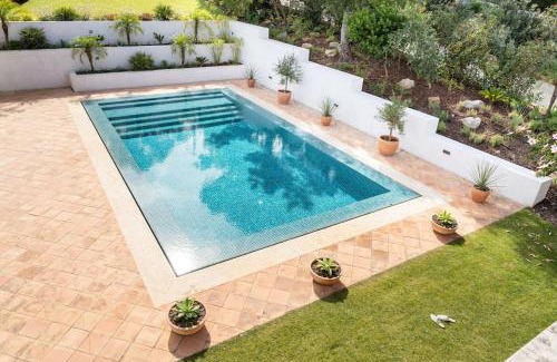 Cascais Villa | Colorful Villa with pool by OTYNA AM