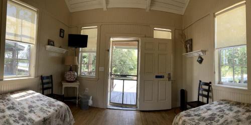 Braden River Casa | Colorful Waterfront Cabin Rentals on the Braden River near Sarasota, Florida