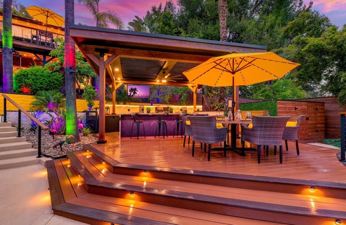 El Cajon Casa | Colossal Remodeled Estate + Movie Theatre + Heated Pool/Spa + Vacationers Dream