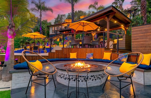 El Cajon Casa | Colossal Remodeled Estate + Movie Theatre + Heated Pool/Spa + Vacationers Dream