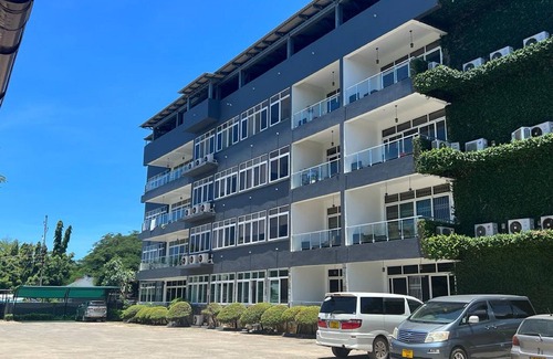 Oyster Bay Apartamento | Colosseum Square Luxury Apartments