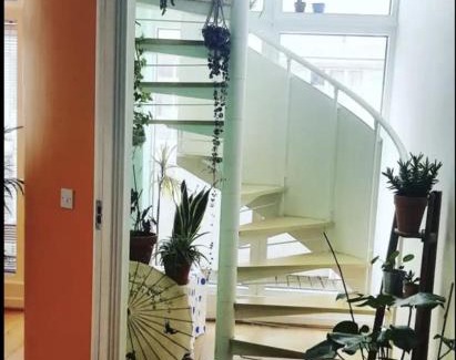 The Docks Casa | Colourful en-suite room in a penthouse on the docks!