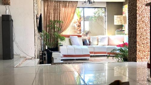 Greater Johannesburg Metropolitan Area Casa | Colourful modern home