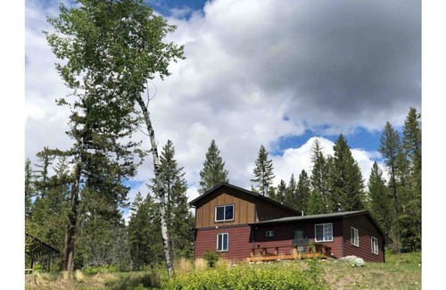Eureka Casa | Colter Ridge, Two Bedroom Two Bathroom Cozy Cabin, Valley Views, Aveda Products