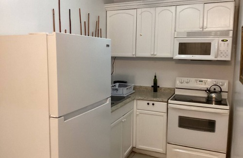 Cockburn Town Condominio | Colwins #2 For Families/Couples/Singles Sleeps 4