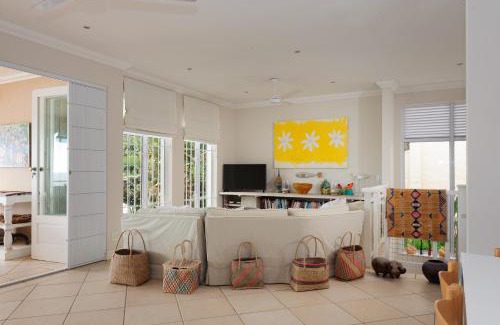 Sheffield Beach Casa | Colwyn Drive 53 - FAMILY ONLY