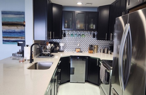 Edgewood Apartamento | Come and enjoy the beautiful water views and watch the amazing sunsets nightly!