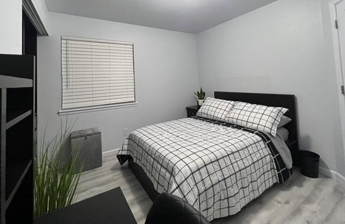Dupont Casa | Come and enjoy this beautiful 3 -bedroom 2.5 bathroom