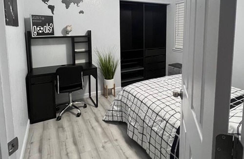 Dupont Casa | Come and enjoy this beautiful 3 -bedroom 2.5 bathroom
