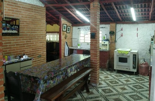 Ibiuna Casa | Ven y disfruta de maravillosos días con la naturaleza con olor a bosque