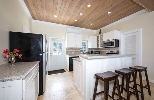 Rainbow Bay Casa | Come And Go Villa 2 Bedroom Home