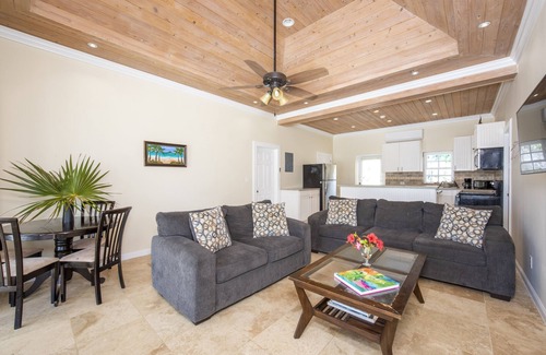Rainbow Bay Casa | Come And Go Villa 2 Bedroom Home