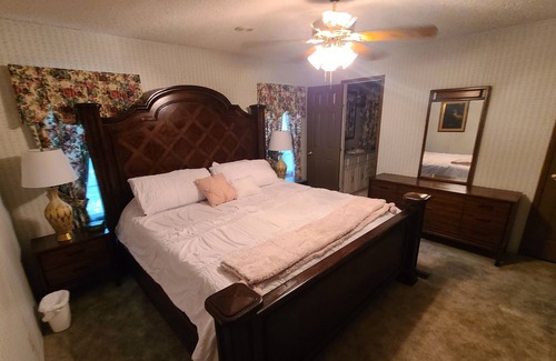 Buchanan Casa | Come and relax and watch wild life from the back porch, just half mile from the