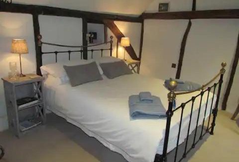 Medmenham Cama Y Desayuno | Come and Stay in our Charming Cottage