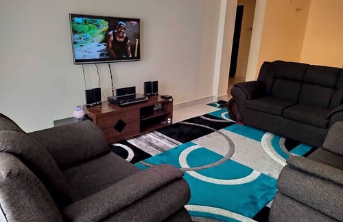 Kisumu Apartamento | Come as a guest live as family, located 100mtrs off Mamboleo- Miwani Road.