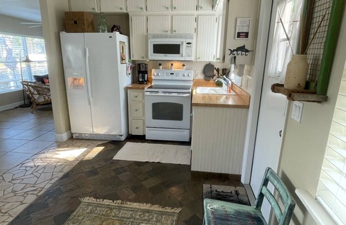 Homosassa Casa | ¡Ven a llamar a la casa de ‘The Scallop Shack Vacation Club’! Un verdadero retiro FRENTE AL AGUA !!!