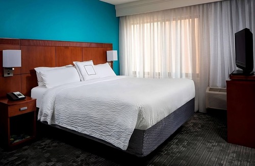 Boca Raton Hotel | Come Create Memories w/ Fun-filled Adventures at this Paradise! Pool, Parking!