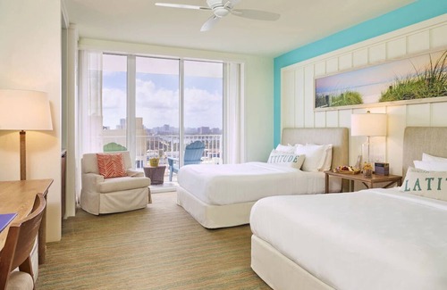 Hollywood Hotel | Come Create Memories w/ Fun-filled Adventures at this Paradise! 3 Units, Pool!