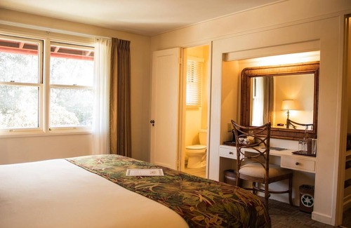 Volcano Hotel | Come Create Memories w/ Fun-filled Adventures at this Paradise! Free Parking!