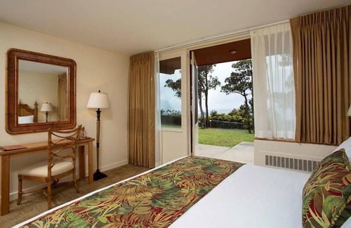 Volcano Hotel | Come Create Memories w/ Fun-filled Adventures at this Paradise! Free Parking!