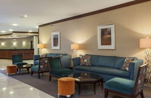Buford Highway Casa | Live like a Local! Free Parking, Outdoor Swimming Pool!