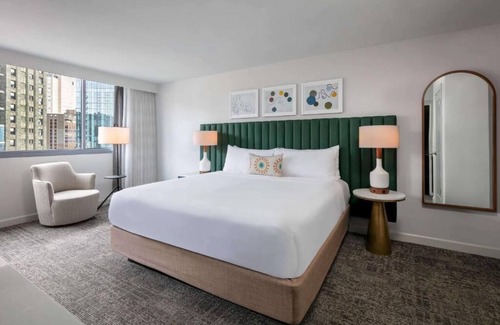 Downtown Chicago Hotel | Come Create Memories w/ Fun-filled Adventures at this Paradise! 3 Relaxing Units