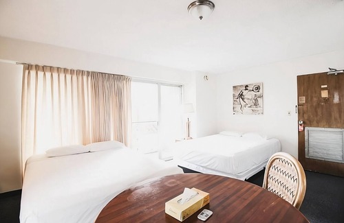 Honolulu Hotel | Come Create Memories w/ Fun-filled Adventures at this Paradise! Onsite Pool!