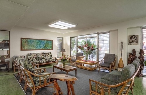 Honolulu Hotel | Come Create Memories w/ Fun-filled Adventures at this Paradise! Onsite Pool!
