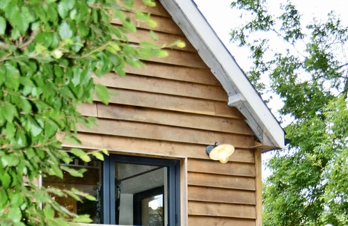 Grimstone Casa | Ven y disfruta de Whootin Owl Barn, sumérgete en la bañera de hidromasaje y disfruta del impresionante campo
