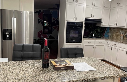 Fairburn Casa | Come enjoy yourself at my peaceful home with your family on 9.8 acres of land.