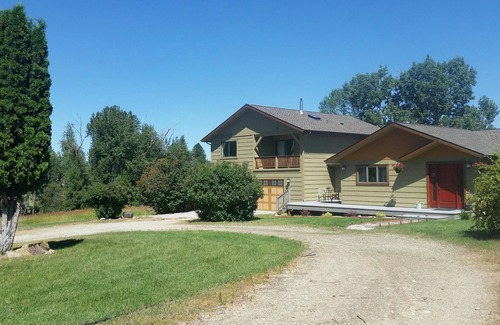 Hamilton Casa | Ven y experimenta Montana en el hermoso país de Big Sky