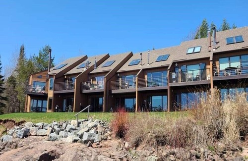 Two Harbors Casa | Come experience the panoramic majesty & serenity of Lake Superior!