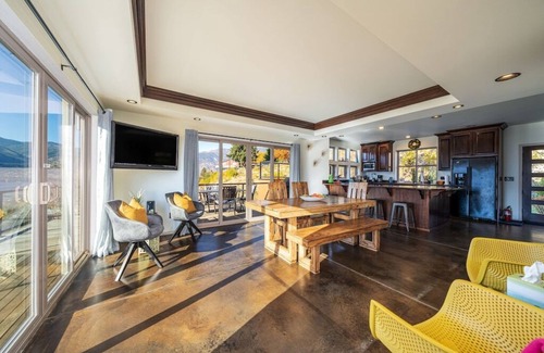 Manson Casa | Come for the private pool+hot tub, stay for the lake views, Large home, Dogs OK