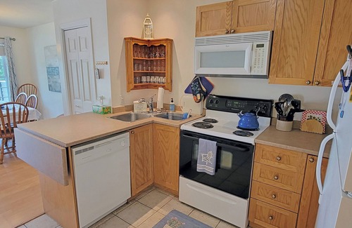Weirs Beach Condominio | Come for the View-Stay for the Fun-Lake Winnipesaukee - Late Check-out Sundays