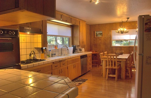 Fish Camp Cabina | ¡Ven a casa a la cabaña Big Pine en Yosemite Forest Lodge!