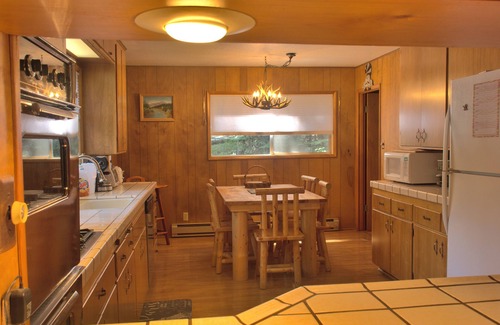 Fish Camp Cabina | ¡Ven a casa a la cabaña Big Pine en Yosemite Forest Lodge!