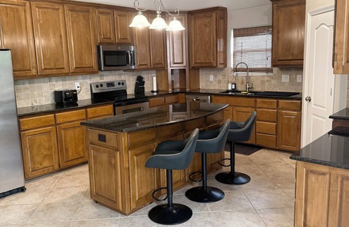 Fort Worth Casa | Come on over to the Wild L Casita, kick your boots off, relax and stay awhile!