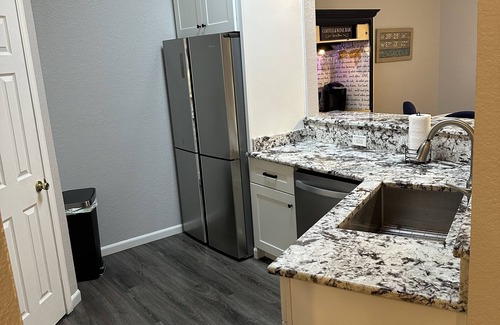 Northeast Pensacola Casa | Come relax at Kozy on Kipling. Close to shopping, eats, hospital,university, i10