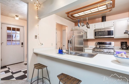 Turnagain Casa | Venga a relajarse en el Lake Hood Cottage!