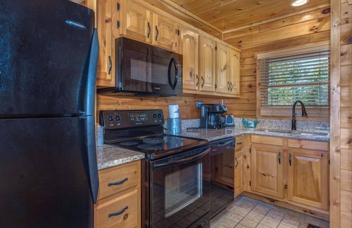 Gatlinburg - Pigeon Forge Complejo | Come stay at A Smoky Mountain Hide-A-Way for amazing views!